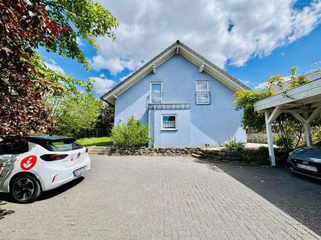 Giebel/Hofeinfahrt - Einfamilienhaus in 51580 Reichshof mit 141m² kaufen