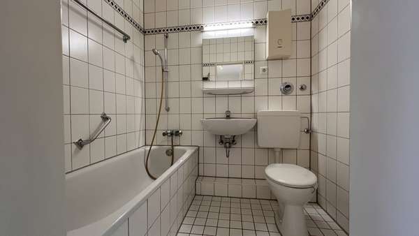 Badezimmer - Etagenwohnung in 52249 Eschweiler mit 60m² kaufen