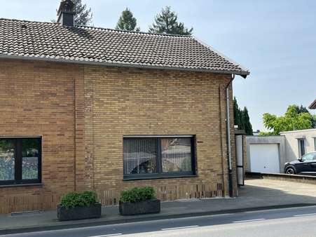 Vorderansicht - Einfamilienhaus in 52477 Alsdorf mit 113m² kaufen