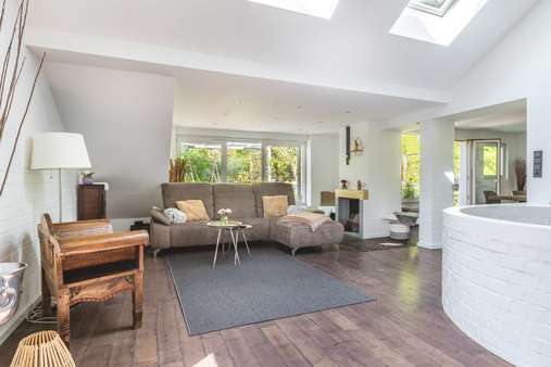 Studio  - Zweifamilienhaus in 52076 Aachen mit 301m² kaufen