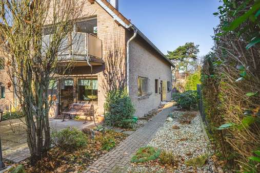 seitl. Zugang  - Zweifamilienhaus in 52080 Aachen mit 144m² kaufen