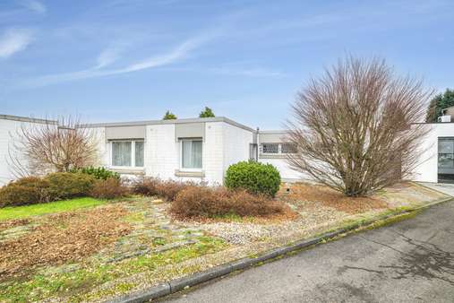 Vorderansicht - Einfamilienhaus in 52072 Aachen mit 130m² kaufen