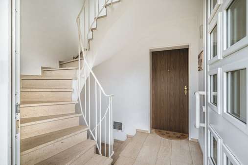 Eingangsbereich - Mehrfamilienhaus in 52076 Aachen mit 216m² als Kapitalanlage kaufen
