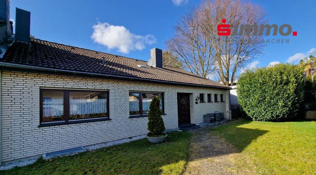 Vorderansicht - Einfamilienhaus in 52146 Würselen mit 138m² kaufen