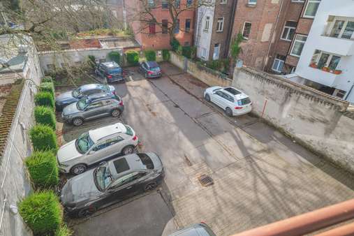 Blick auf den Innenhof - Praxisfläche in 52066 Aachen mit 327m² kaufen