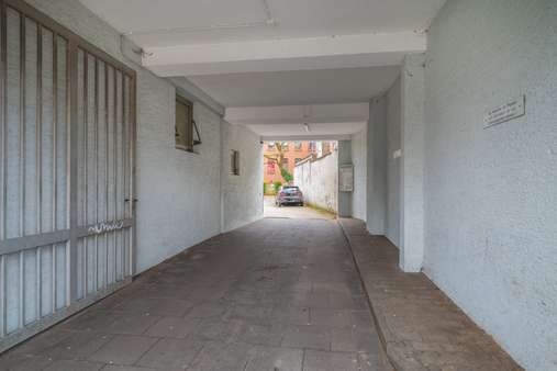 Tordruchfahrt - Praxisfläche in 52066 Aachen mit 327m² kaufen