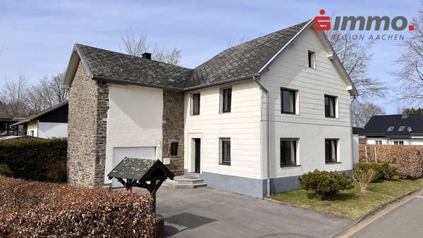 Titelbild - Einfamilienhaus in 52156 Monschau mit 132m² kaufen