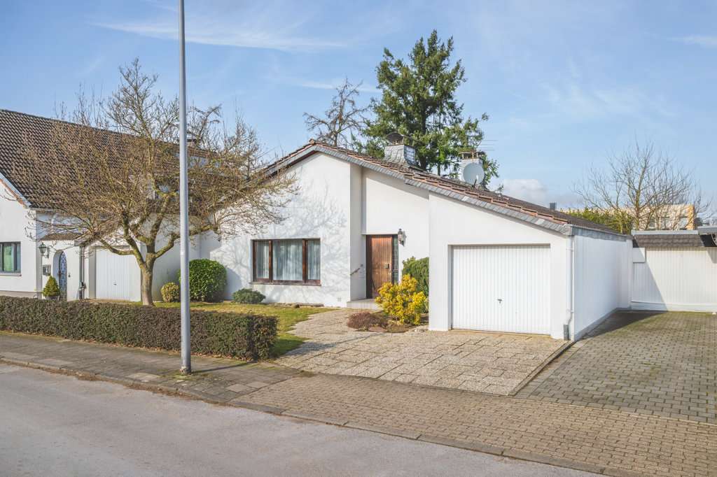 Frontansicht - Einfamilienhaus in 52080 Aachen mit 136m² kaufen
