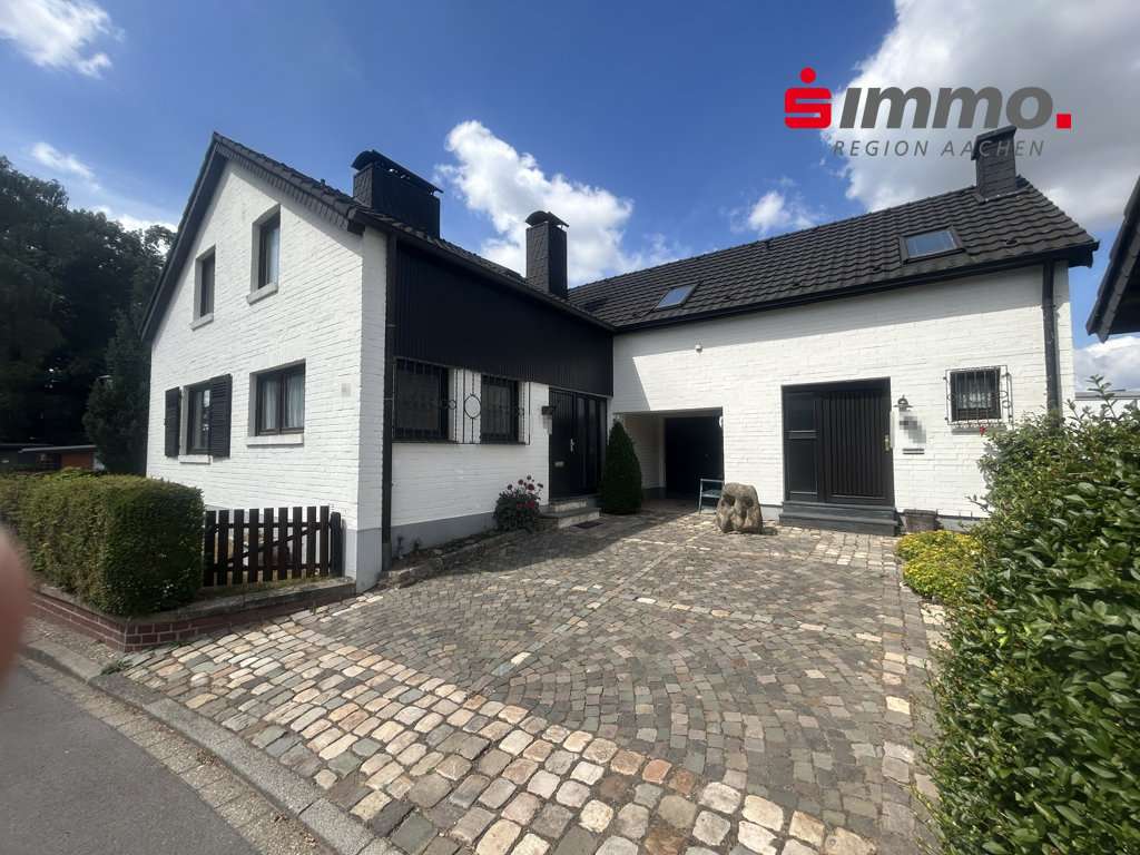 Frontansicht mit Logo Frontansicht mit Logo - Zweifamilienhaus in 52477 Alsdorf mit 177m² kaufen