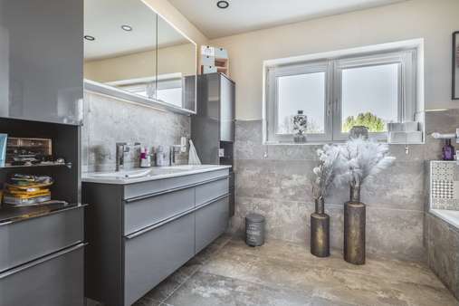 Badezimmer (1) - Einfamilienhaus in 52477 Alsdorf mit 141m² kaufen