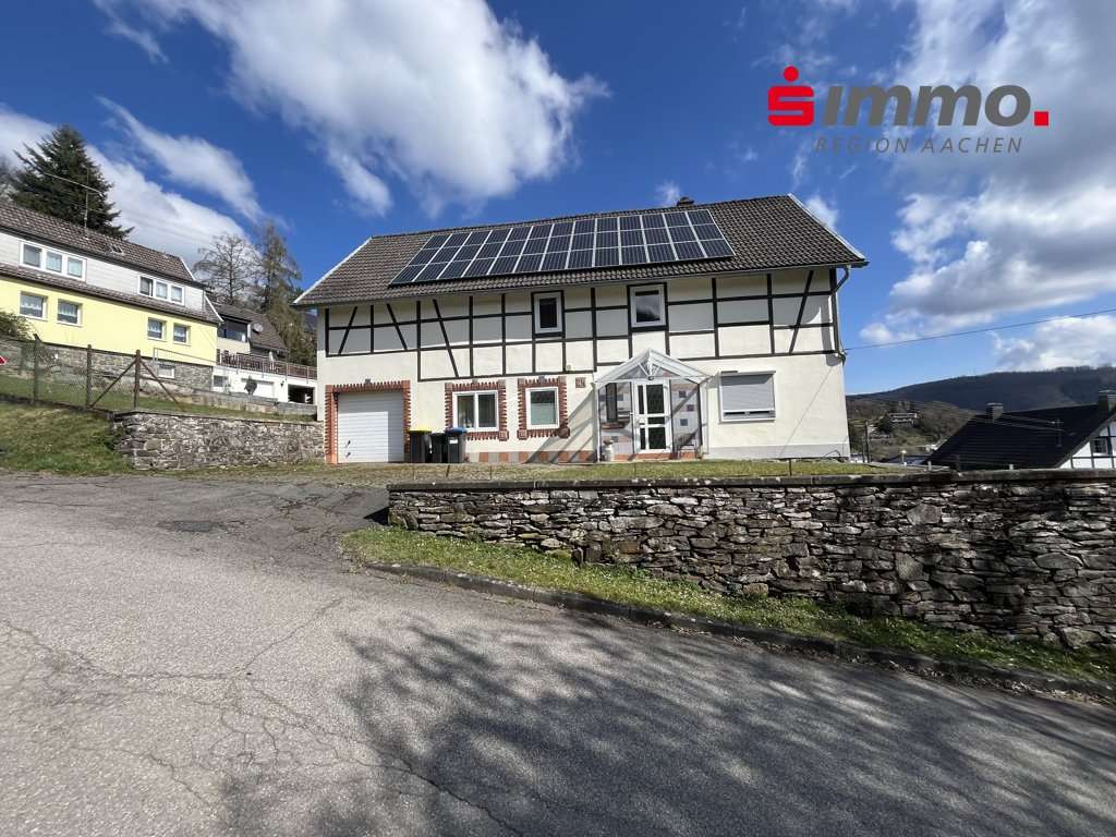 Vorderansicht - Einfamilienhaus in 52152 Simmerath mit 156m² kaufen