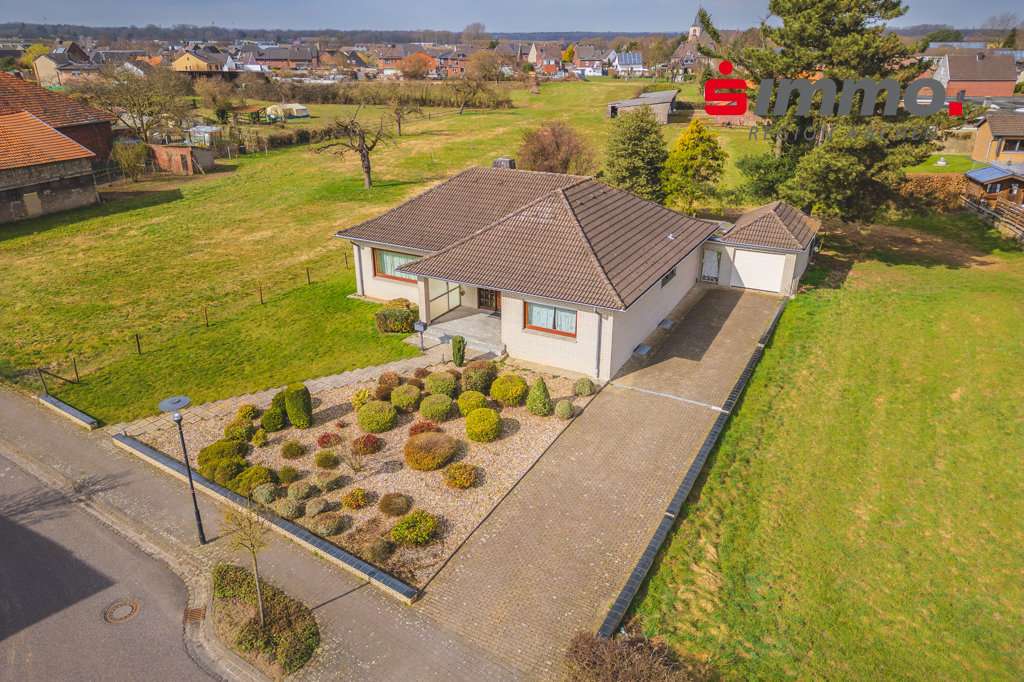 Titelbild - Bungalow in 52511 Geilenkirchen mit 140m² kaufen