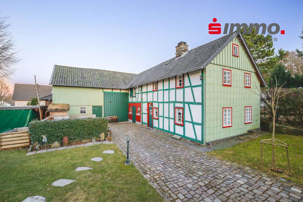 Titelbild - Einfamilienhaus in 52152 Simmerath mit 122m² kaufen