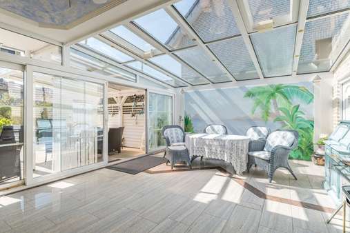 überdachte Terrasse - Zweifamilienhaus in 52134 Herzogenrath mit 235m² kaufen