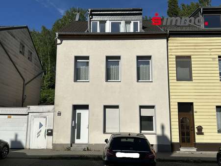 Frontalansicht - Zwangsversteigerung Zweifamilienhaus in 52146 Würselen mit 158m² kaufen