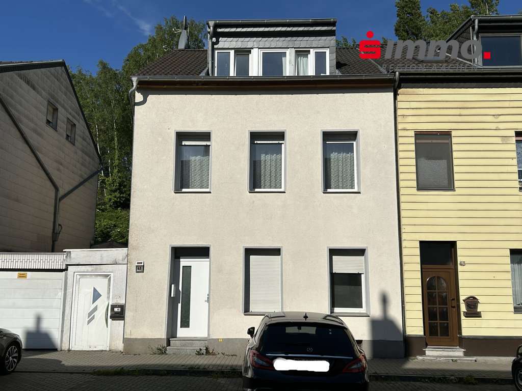 Frontalansicht - Zwangsversteigerung Zweifamilienhaus in 52146 Würselen mit 158m² kaufen