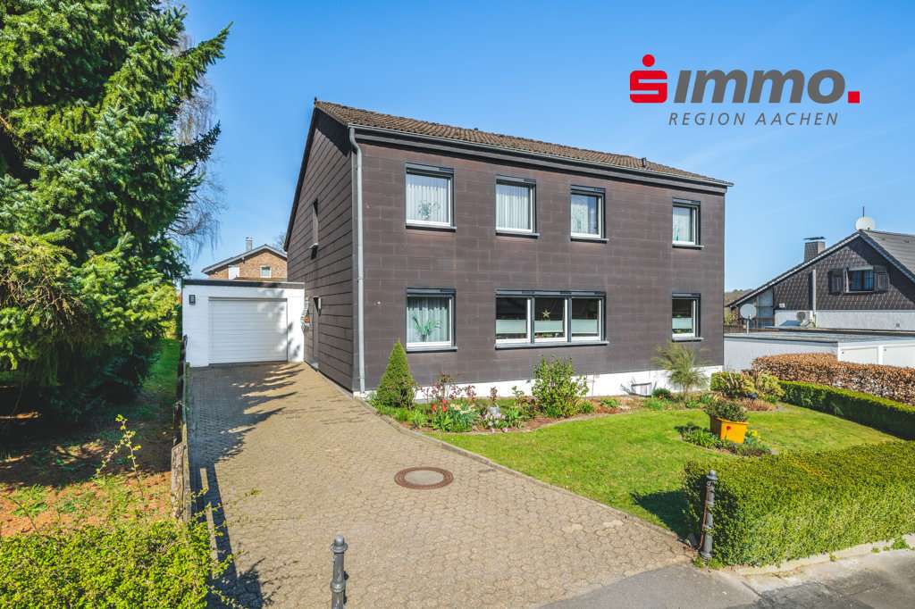 Titelbild - Zweifamilienhaus in 52159 Roetgen-Rott mit 188m² kaufen