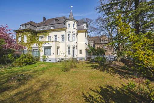 Hausansicht mit Garten - Stadthaus in 52070 Aachen mit 350m² kaufen