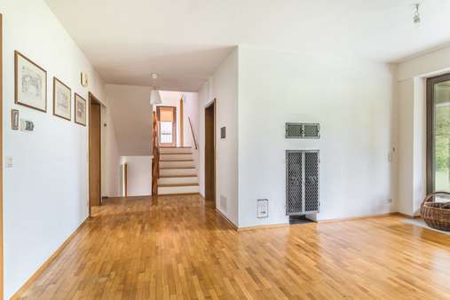 Diele und weiterer Essbereich - Einfamilienhaus in 52223 Stolberg (Rheinland) mit 178m² kaufen