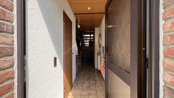 Hauseingang - Einfamilienhaus in 52223 Stolberg (Rheinland) mit 96m² kaufen