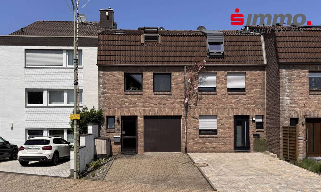 Titelbild Titelbild - Einfamilienhaus in 52223 Stolberg (Rheinland) mit 96m² kaufen