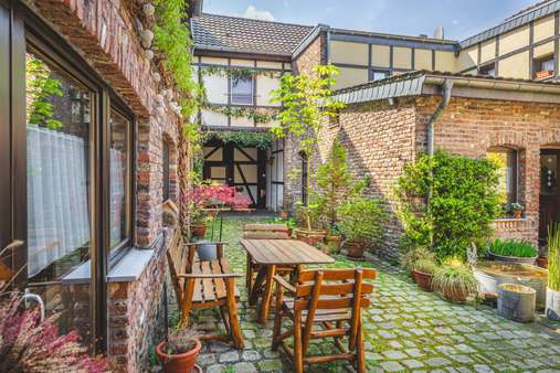 Innenhof (4) - Einfamilienhaus in 52146 Würselen mit 504m² kaufen
