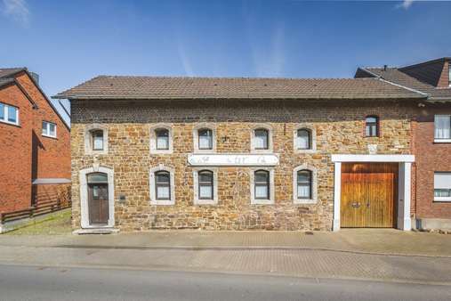 Vorderansicht - Einfamilienhaus in 52146 Würselen mit 504m² kaufen