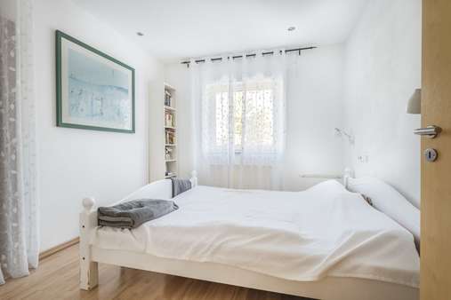 Schlafzimmer 1 im neuen Gebäude - Zweifamilienhaus in 52477 Alsdorf mit 184m² kaufen