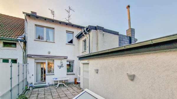 Rückansicht - Haus in 52134 Herzogenrath mit 324m² kaufen