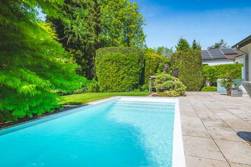 Pool  - Einfamilienhaus in 52072 Aachen mit 145m² kaufen