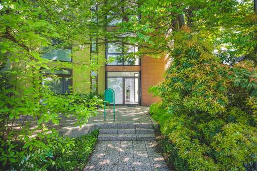 Eingangsbereich (2) - Zweifamilienhaus in 52076 Aachen mit 223m² kaufen