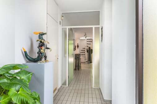 Flur EG - Zweifamilienhaus in 52076 Aachen mit 223m² kaufen