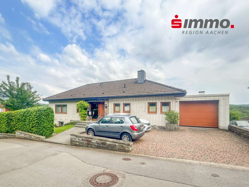 Front mit Logo - Einfamilienhaus in 52379 Langerwehe / Heistern mit 184m² kaufen