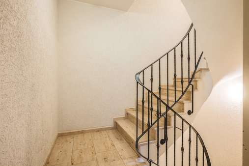 Treppenhaus - Mehrfamilienhaus in 52064 Aachen mit 289m² als Kapitalanlage kaufen