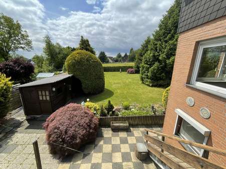 Blick auf Terrasse und Garten Blick auf Terrasse und Garten - Einfamilienhaus in 52156 Monschau mit 114m² kaufen
