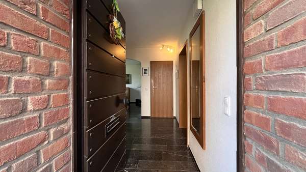 Hauseingang - Einfamilienhaus in 52134 Herzogenrath mit 160m² kaufen