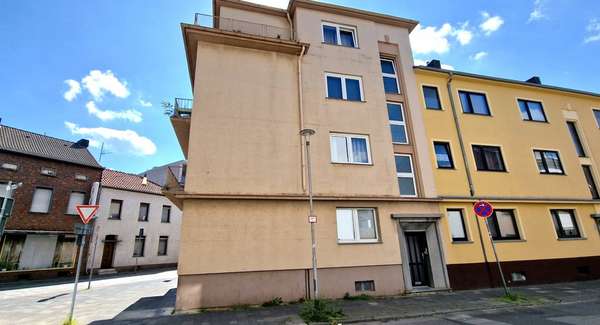 Seitenansicht 2 Seitenansicht 2 - Mehrfamilienhaus in 52146 Würselen mit 270m² als Kapitalanlage kaufen