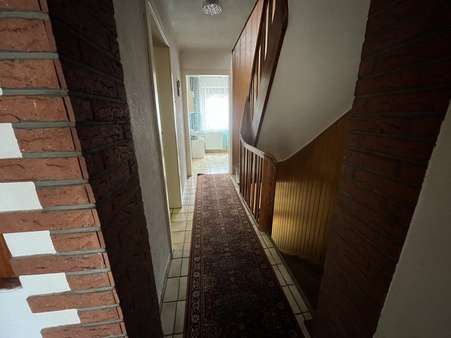 Flur Flur - Zweifamilienhaus in 52223 Stolberg mit 134m² kaufen
