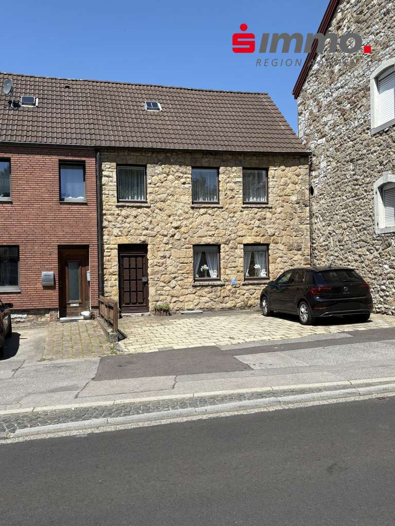 Titelbild Titelbild - Zweifamilienhaus in 52223 Stolberg mit 134m² kaufen