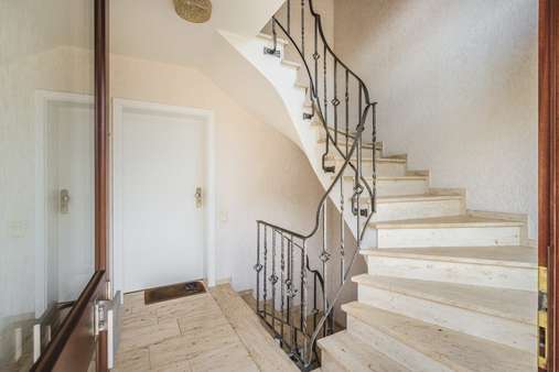 Treppenhaus - Zweifamilienhaus in 52134 Herzogenrath mit 192m² kaufen