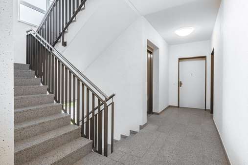 Treppenhaus - Etagenwohnung in 52072 Aachen mit 62m² kaufen