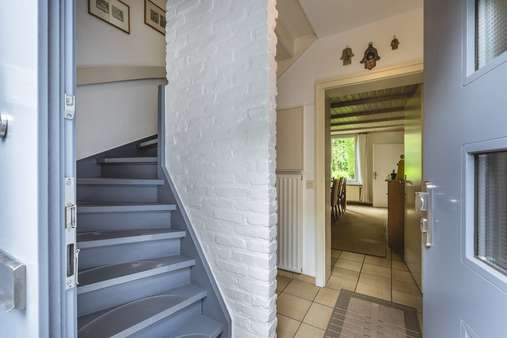 Eingangsdiele Eingangsdiele - Einfamilienhaus in 52156 Monschau mit 207m² kaufen