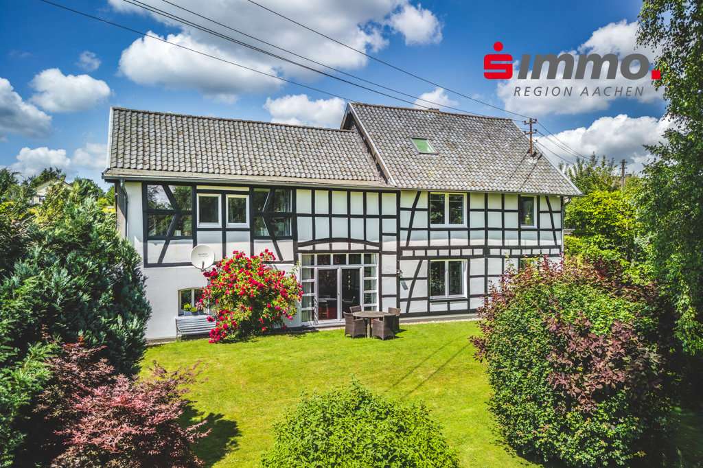 Titelbild Titelbild - Einfamilienhaus in 52156 Monschau mit 207m² kaufen