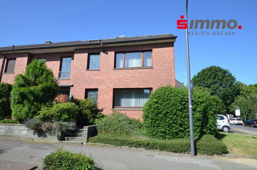 Titelbild mit Logo - Einfamilienhaus in 52499 Baesweiler mit 132m² kaufen