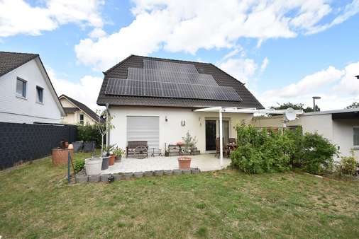 Gartenansicht - Einfamilienhaus in 50181 Bedburg mit 119m² kaufen