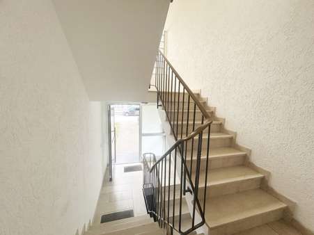 Treppenhaus_1 - Mehrfamilienhaus in 52134 Herzogenrath mit 718m² als Kapitalanlage kaufen