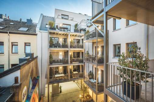 Innenhof - Mehrfamilienhaus in 52062 Aachen mit 1200m² als Kapitalanlage kaufen