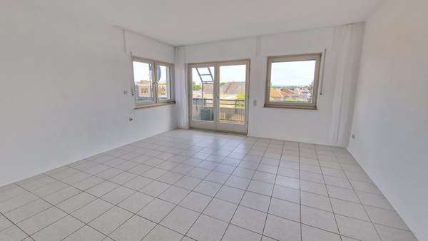 Wohnzimmer (1) Wohnzimmer (1) - Etagenwohnung in 52134 Herzogenrath mit 90m² kaufen