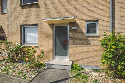 Hauseingang - Einfamilienhaus in 41199 Mönchengladbach mit 109m² kaufen