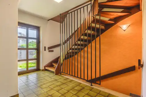 Reihenmittelhaus mit schönem
Garten und Garage in beliebter Wohnlage